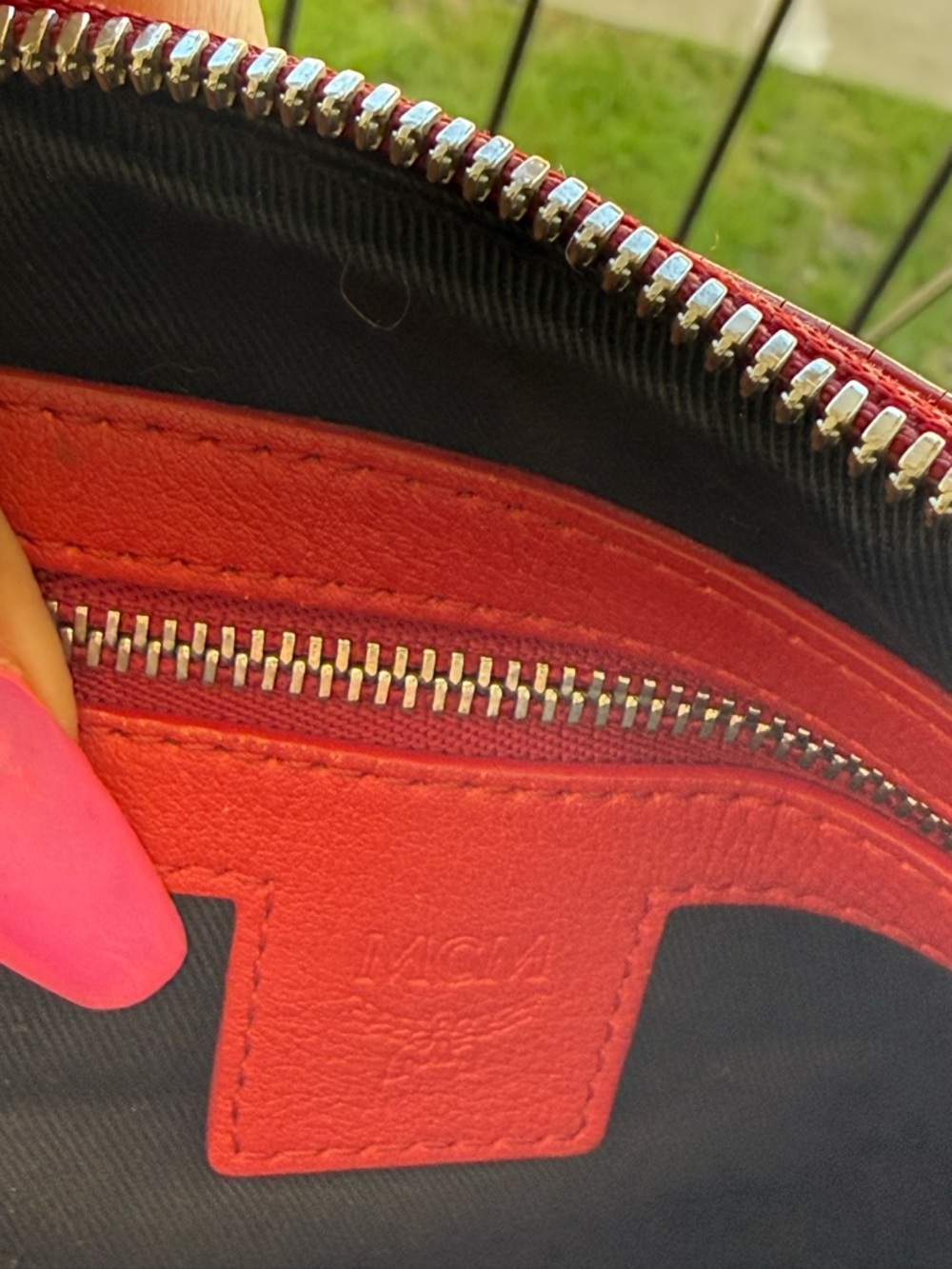 MCM Red and Black Leather Zip Pouch - Picture 4 of 6